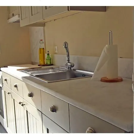 Sunny Guesthouses Apartment *